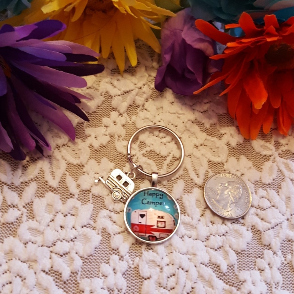 New without tags Happy Camper keychain - Picture 2 of 3